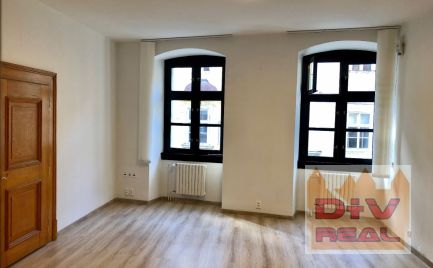 2 kancelárie, Michalská ulica,  Bratislava I, Staré Mesto, priechodné, nezariadené, na prenájom