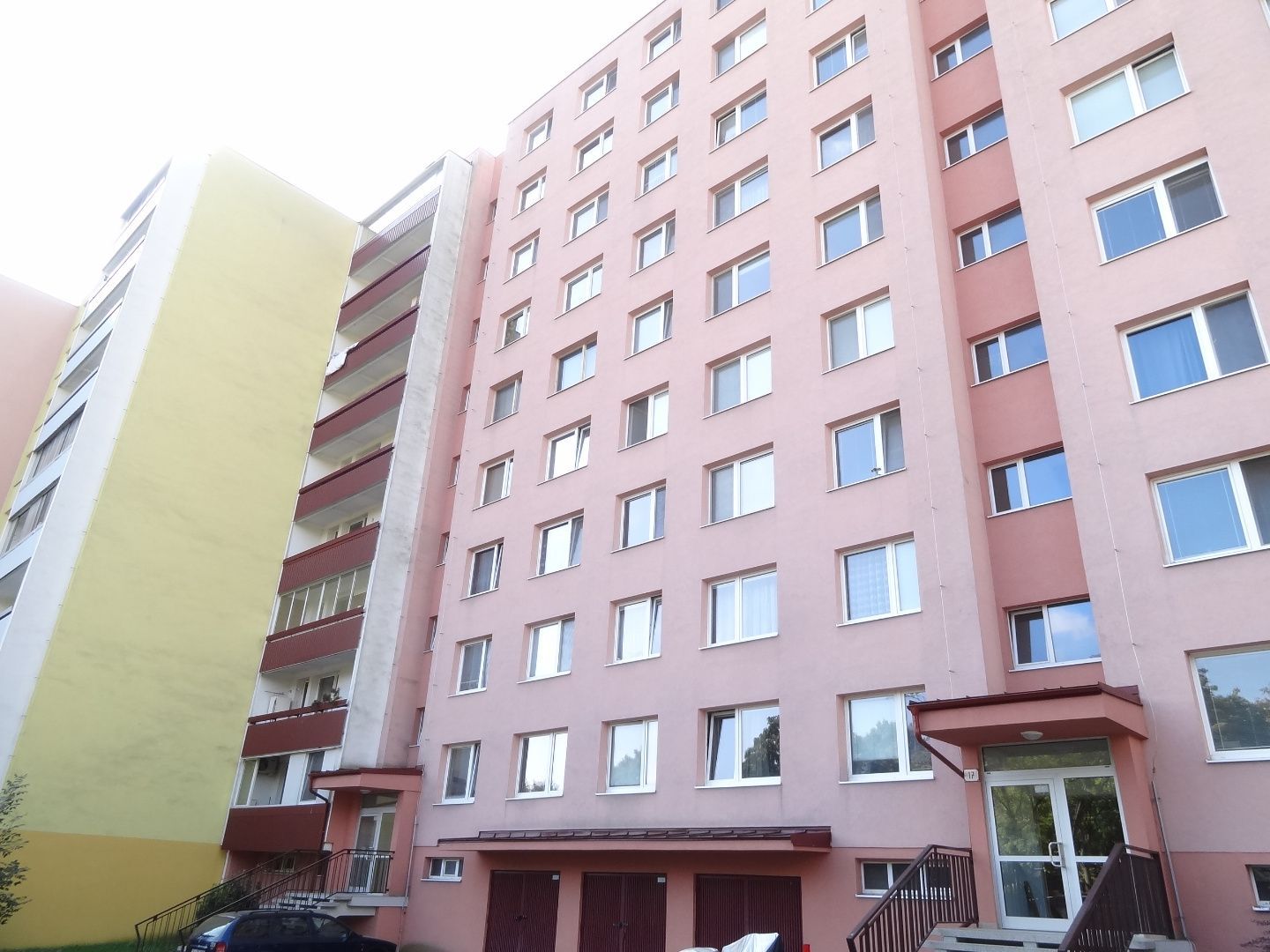 Predaj 1 izb. zrekonštruovaného bytu BA Dubravka