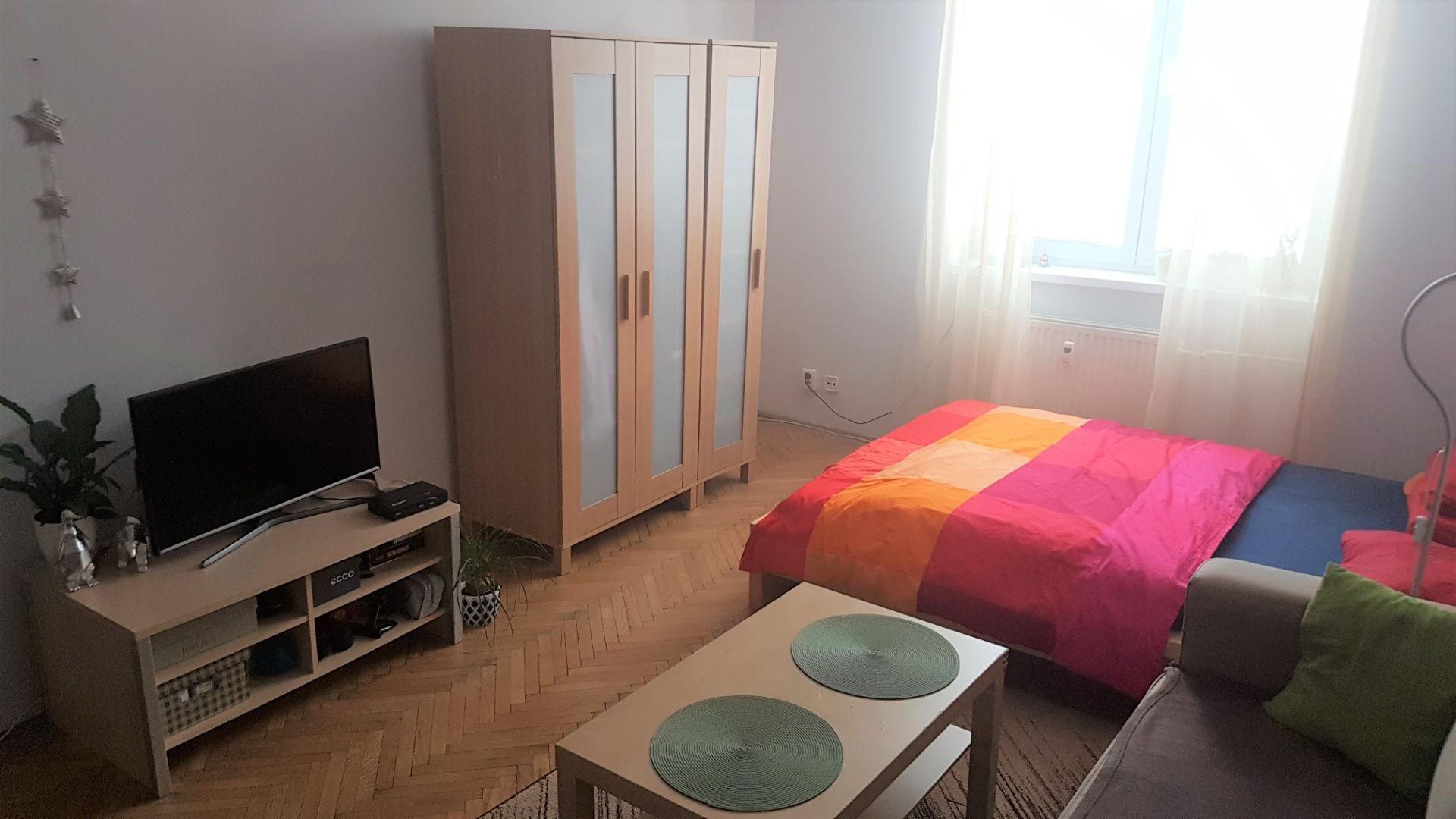 BOND REALITY – prenájom veľký 1-izb. byt v Starom Meste, Záhrebská ul., zariadený