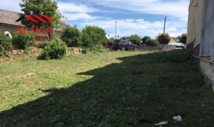 Stavebný pozemok v centre Bánoviec