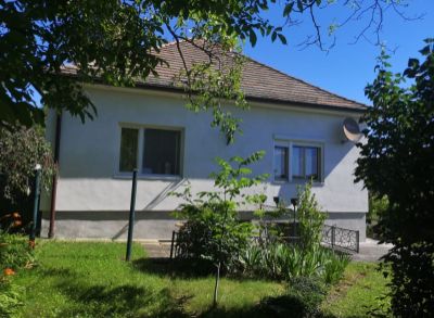 Areté real, Predaj príjemného 3-izbového rodinného domu s 1452 m2 slnečným pozemkom v Modre