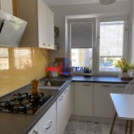 3i zbový byt Ľudovíta Fullu - 70,7 m2, loggia, 5/9