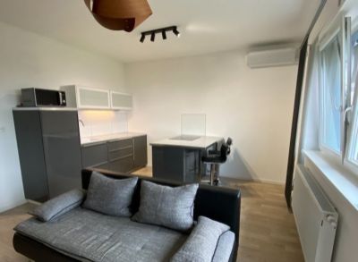 Areté real- Ponúkame Vám veľmi pekne zariadený, moderný 2-izb.byt v Slovenskom Grobe.