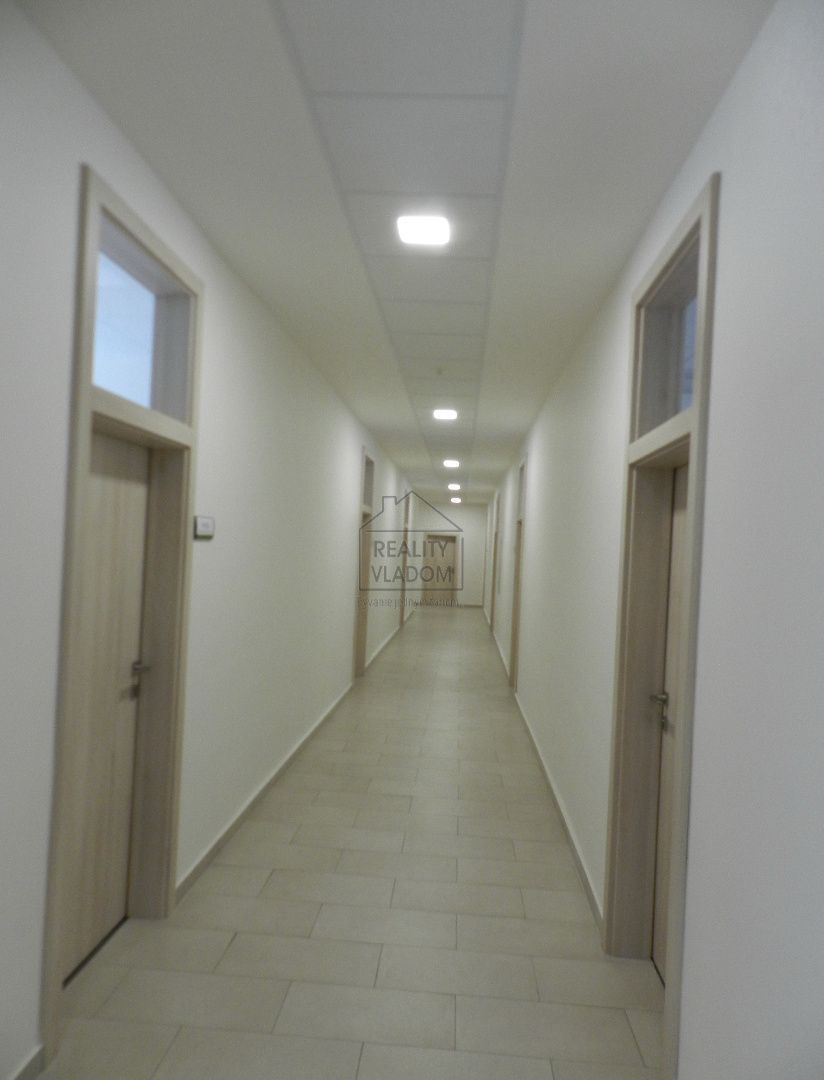 3 kancelárie na Jarkovej ul. v centre Prešova.
