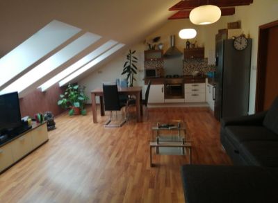 Areté real- prenájom moderného, priestranného 2izb.bytu v Pezinku, ul.D.Sandtnera- VOĽNÝ IHNEĎ