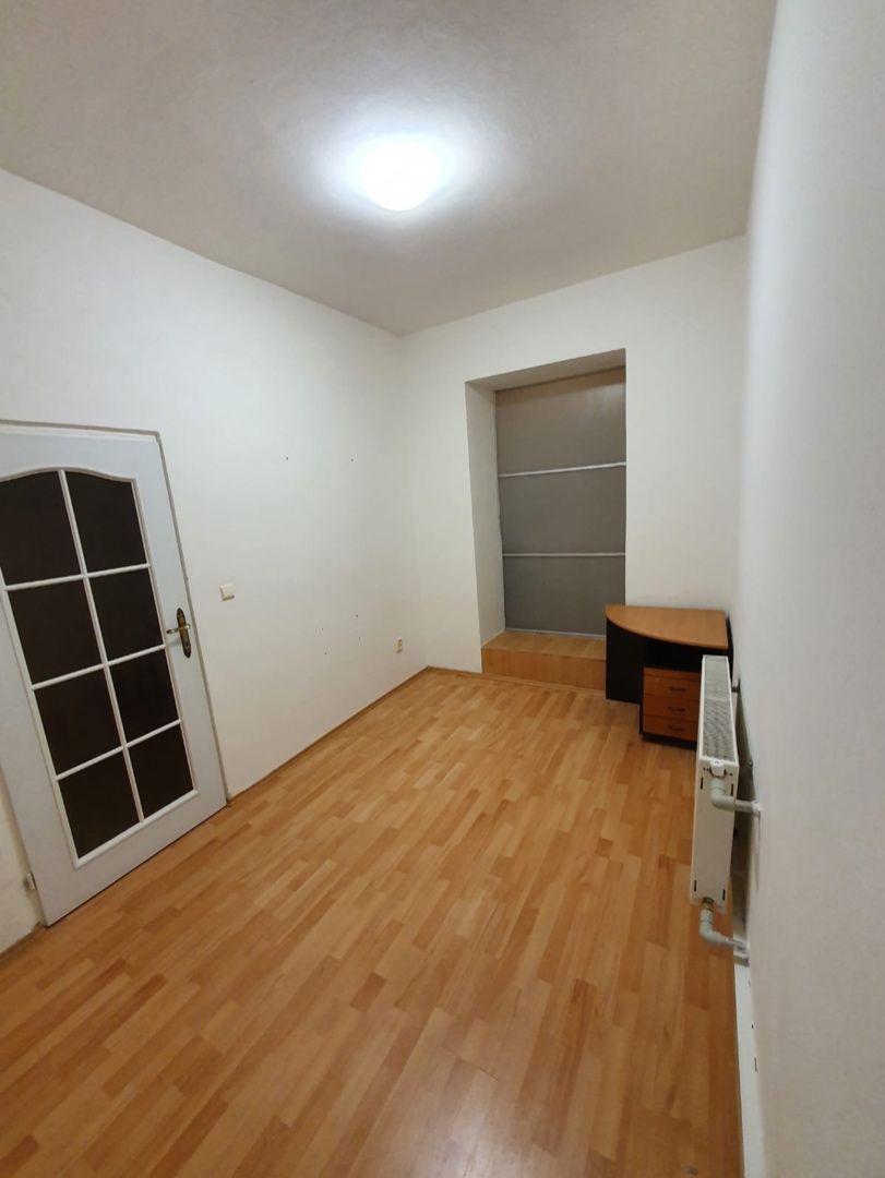 Iný-Prenájom-Bratislava - mestská časť Nové Mesto-300.00 €