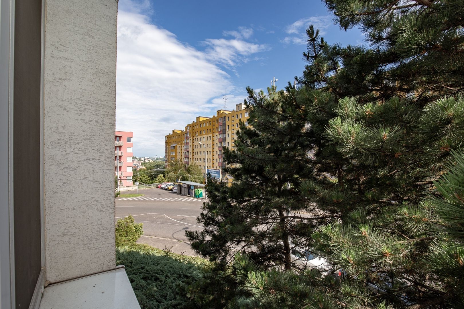 TOP Veľký, tichý 3- izbový byt s 2 loggiami na ulici Hany Meličkovej