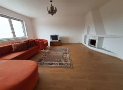 NA PRENÁJOM - 4 izbová bytová jednotka v rodinnom dome