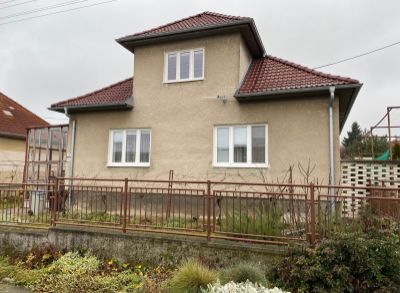 ARETE REAL - PREDAJ 4-IZBOVÉHO RODINNÉHO DOMU, 800 m2 POZEMOK, MODRA, ŠTEFÁNIKOVA