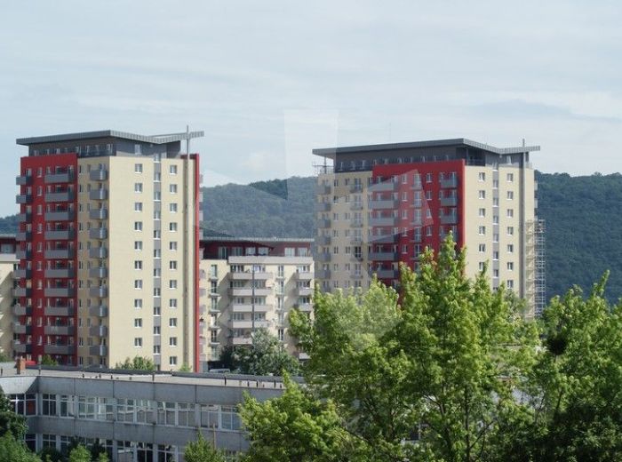 PREDANÉ - NEJEDLÉHO, 1-i byt s BALKÓNOM, 37 m2 - byt v NOVOSTAVBE, s garážovým státím, dobre dispozične riešený, VÝBORNÁ CENA