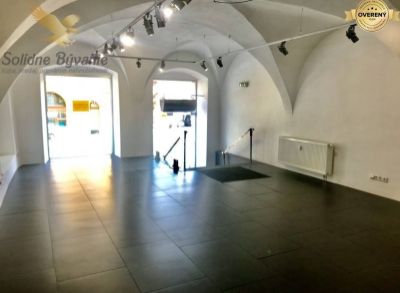 NA PRENÁJOM KOMERČNÝ PRIESTOR V CENTRE BANSKEJ BYSTRICE