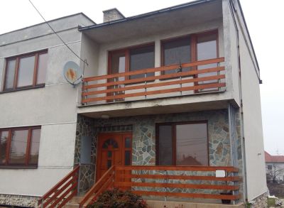 3037 Na predaj veľký 5 izbový rodinný dom v obci Zlatná na Ostrove