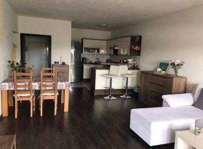 Moderne prevedený 3-izbový byt s balkónom v uzavretom rezorte s parkovaním