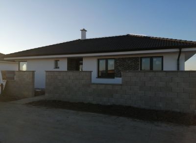 Luxusné 4-izbové bungalovy zhotovené s moderným interiérom na kľúč