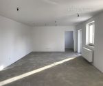 Zrekonštruovaný 4i rodinný dom s pozemkom 388 m2, Soblahov