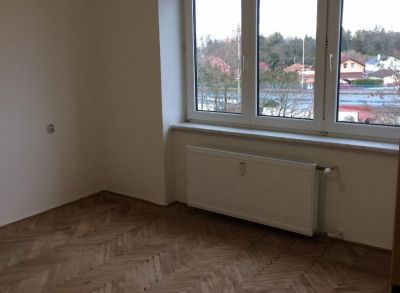 3042 Na predaj 2-izbový tehlový byt v Komárne