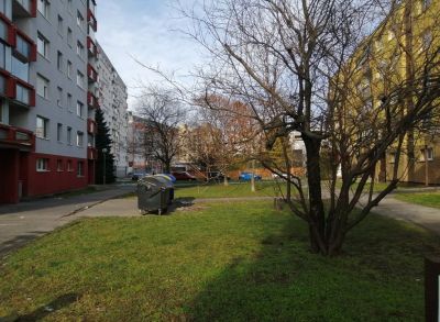 Výborný 2-izbový byt s loggiou na Hraničnej ulici