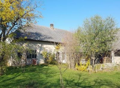 Ponúkame Vám na predaj Veľký Rodinný dom V obci Macov na pozemku o rozlohe 1336 m2