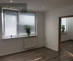 Na prenájom: zrekonštruovaný 2 izbový byt, 54 m2, lodžia, Trenčín, Západná ul./ Juh I
