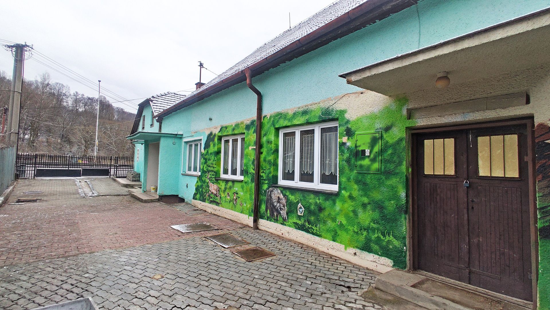 Rodinný dom obec Jalovec - podl. plocha 420 m2