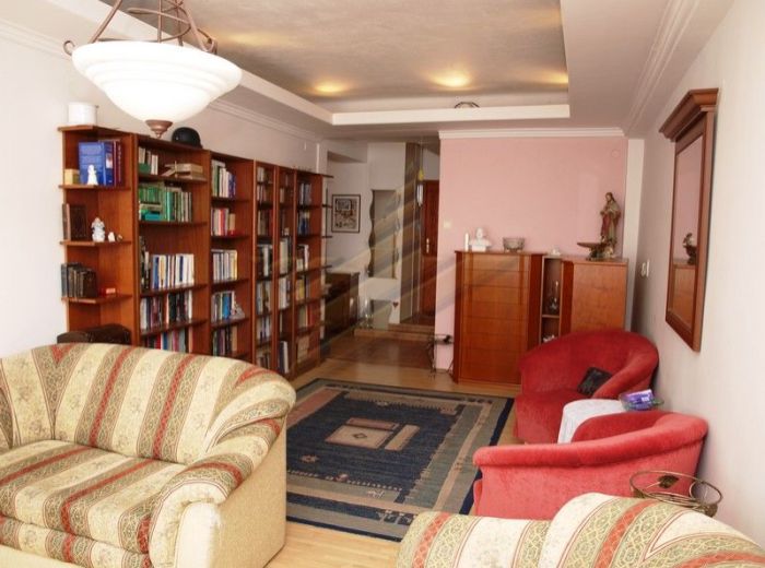 PREDANÉ - VAZOVOVA, 3-i byt, 98 m2 - s pivnicou, takmer KOMPLETNÁ REKONŠTRUKCIA, 6. posch. s výťahom, VÝHĽAD DO PARKU a na BLUMENTÁLSKY kostol