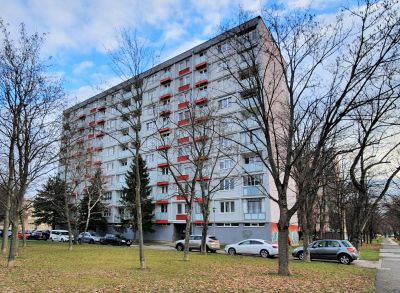 CORRIS: REZERVOVANÉ: 2-izb. byt, Komárnická, Štrkovec, Ružinov