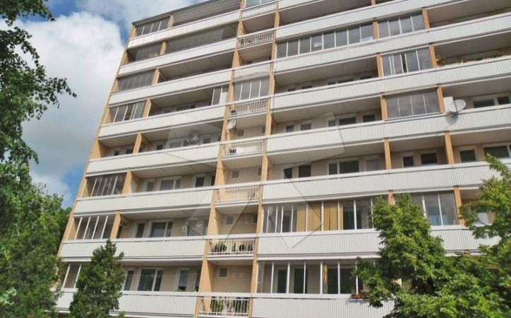 PREDANÉ - GABČÍKOVA, 3-i byt, 62 m2 - byt a dom po rekonštrukcii, VÝBORNÁ SLNEČNÁ DISPOZÍCIA, s veľkou loggiou, NÍZKE NÁKLADY
