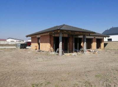 Vynikajúci 4-izbový bungalov, kt. môže byť Vašim novým domovom
