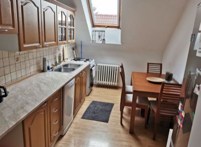 Prenájom 1 izbového bytu v rodinnom dome v Nových Zámkoch.