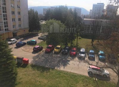 3 izbový byt na prenájom vhodný pre pár alebo malú rodinu.