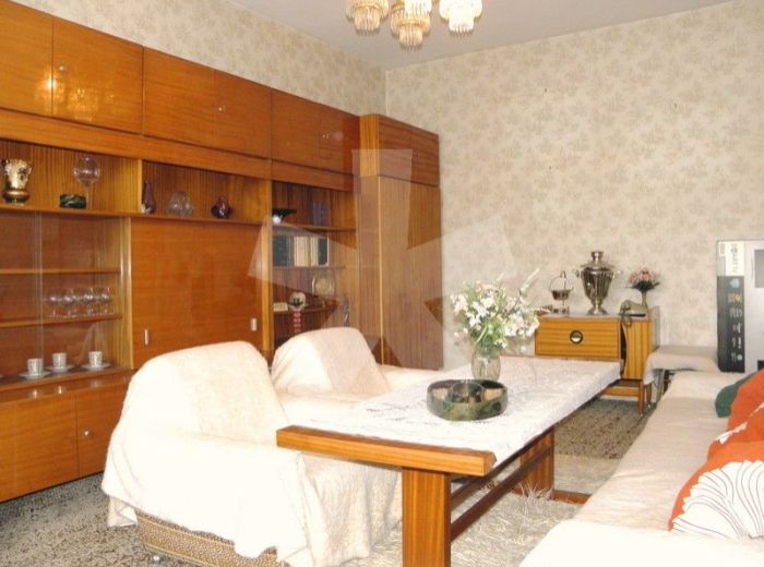 PREDANÉ - ADÁMIHO, 2-i byt, 52 m2 – tehlový byt s balkónom, v zateplenom bytovom dome, NA ZAČIATKU KARLOVEJ VSI