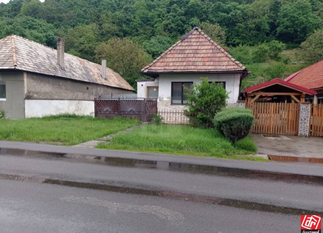 Rodinný dom - Hronský Beňadik - Fotografia 1 