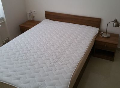 Ponúkame na prenájom 3 izbový byt v širšom centre mesta