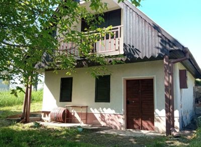 Ponúkame vinicu s chatkou pri Bátorových Kosihách