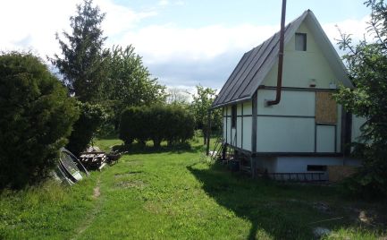 Chatka s pekným 1053 m2 pozemkom v Trenčíne časť Tr. Biskupice