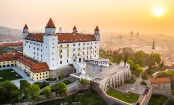 OSTIUM | Na predaj rodinný dom nedaľeko hradu | Bratislava - Staré Mesto / Palisády - Predaj pozastavený
