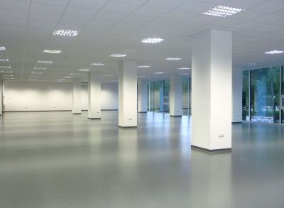 Moderné obchodné priestory s bezproblémovým parkovaním