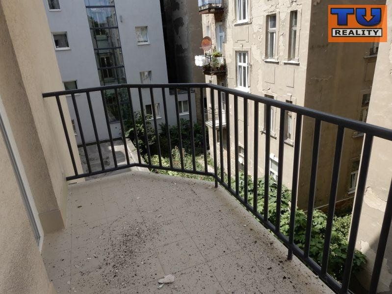 2-IZB. BYT, STARÉ MESTO, KOMPLETNÁ REKONŠTRUKCIA, BALKÓN, 56 m2