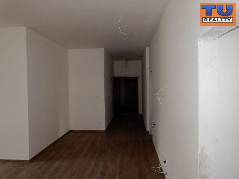 2-IZB. BYT, STARÉ MESTO, KOMPLETNÁ REKONŠTRUKCIA, BALKÓN, 56 m2