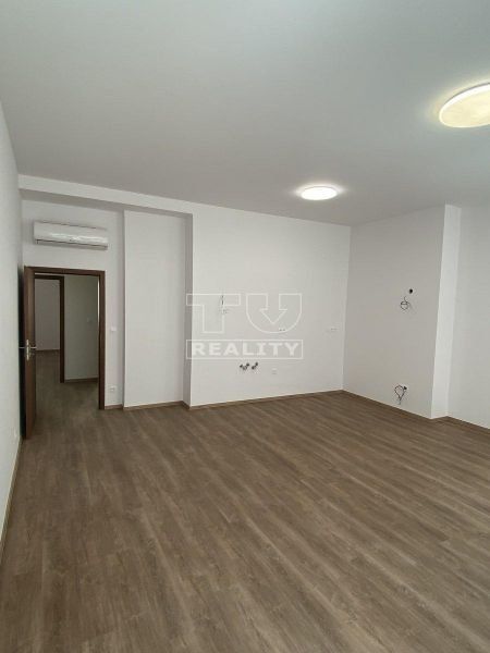 4-IZB. BYT, KOMPLETNÁ REKONŠTRUKCIA, STARÉ MESTO, 103 m2