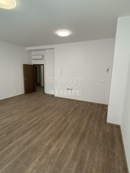 4-IZB. BYT, KOMPLETNÁ REKONŠTRUKCIA, STARÉ MESTO, 103 m2