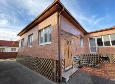 ARETÉ REAL - PREDAJ 791 m2 STAVEBNÉHO POZEMKU VO VÝBORNEJ LOKALITE, PEZINOK, DOBŠINSKÉHO (Dohoda možná!)