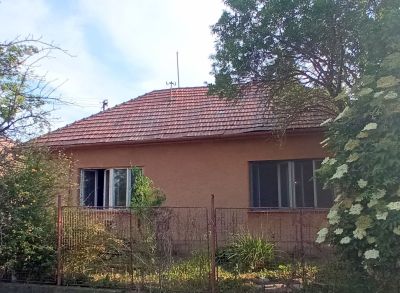 Ponúkame na predaj dom v obci Bátorove Kosihy
