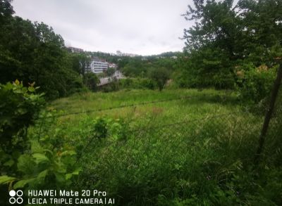 Stavebný pozemok pre výstavbu rodinného domu s možnosťou dokúpenia susednej parcely