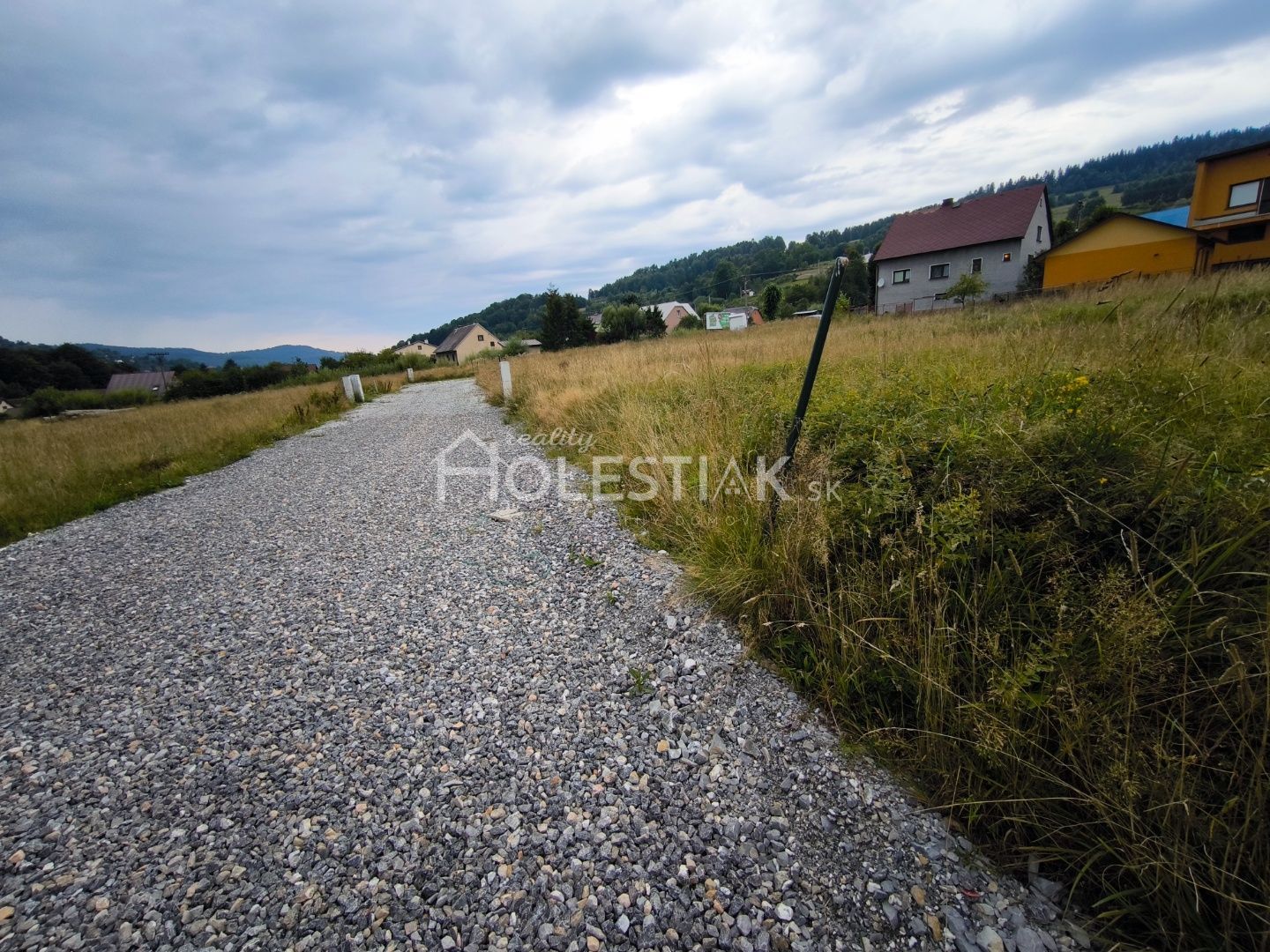 Odporúčané - Predaj pekných stavebných pozemkov v obci Skalité vrátane inž. sietí