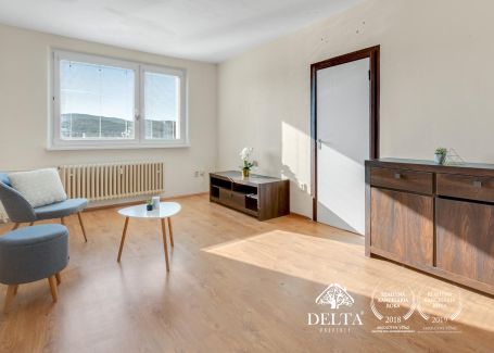 PREDANÉ - 3 izbový byt s balkónom a pekným výhľadom, Dúbravka - Bratislava