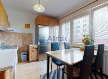 PREDANÉ,2 izbový byt predaj,DUBOVÁ,LOGGIA,62,5 m2