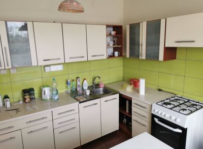 3121 Na prenájom zariadený 2-izbový byt v Nových Zámkoch