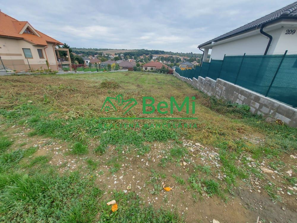 Predaj stavebný  pozemok v obci Malý Lapáš pri Nitre(044-14-ERFa)