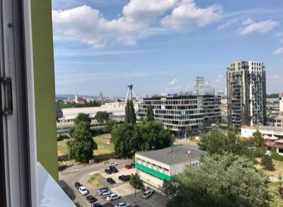 Ponúkame Vám na predaj 1 izbový byt Bratislava-Zač. Petržalka, Bohrova ul.